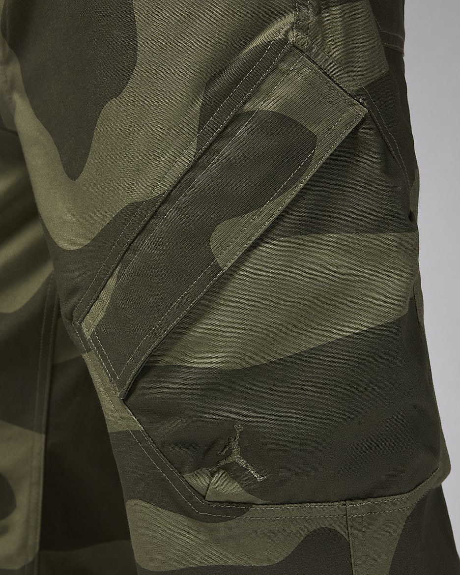 Jordan Essentials Chicago Men s Trousers. Nike IL